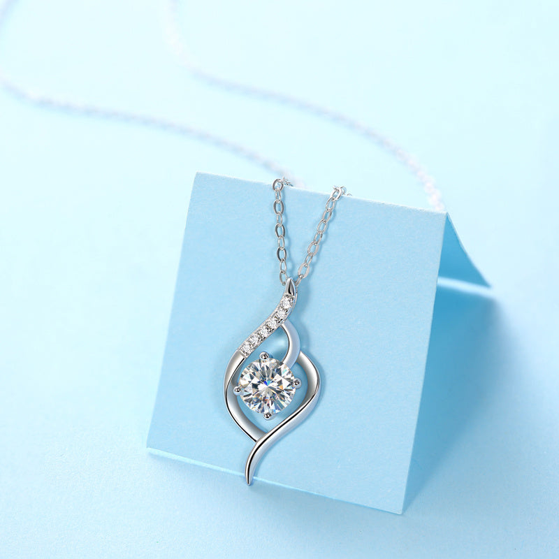 Eine wunderschöne City Luxury Fashion Diamant-Anhänger-Halskette mit Mosan-Diamanten-Silberornamenten