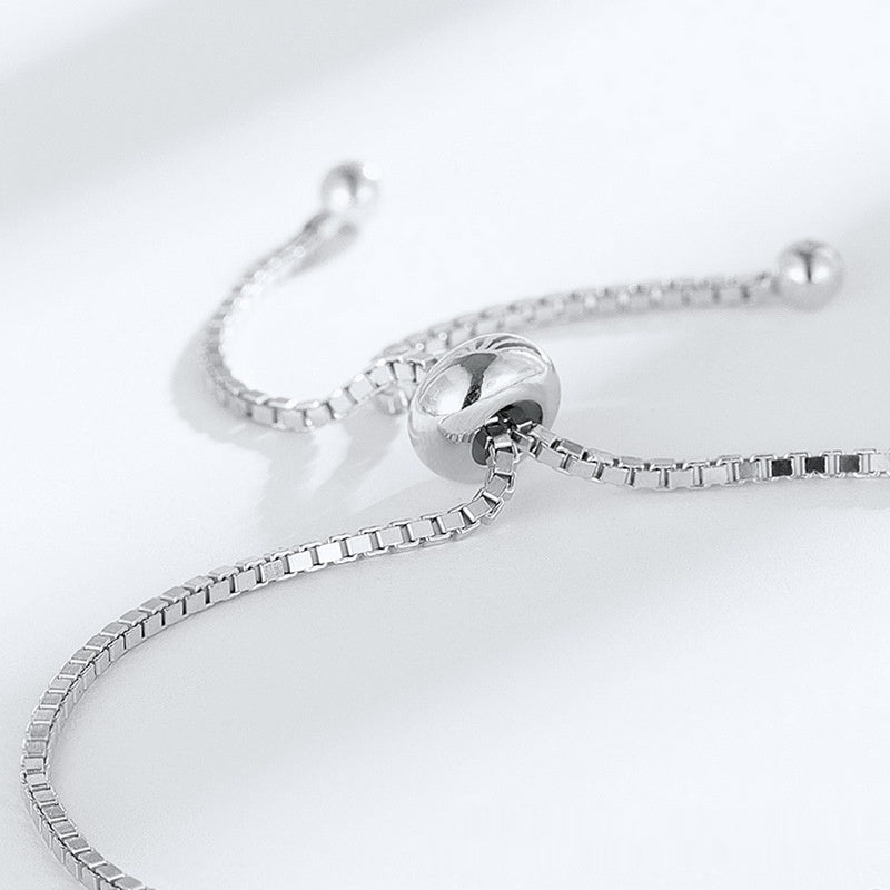 Elegantes eiförmiges Smaragdarmband aus S925er Silber