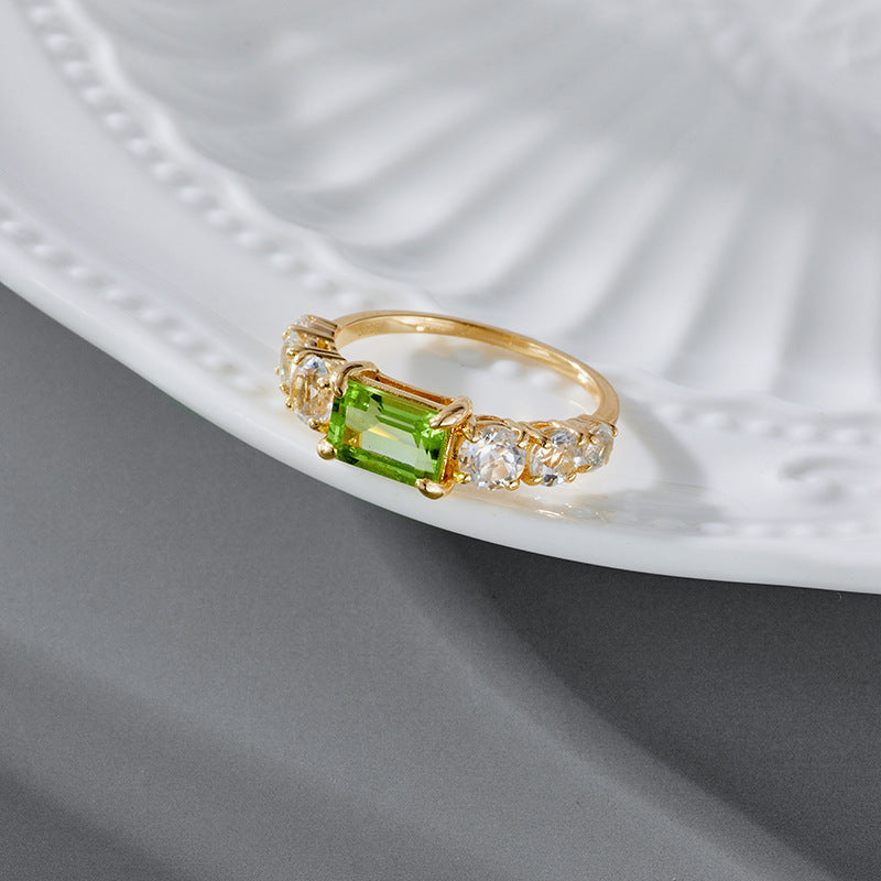 Anillo rectangular de aceituna verde con incrustaciones de oro de 18 quilates y baño de plata S925