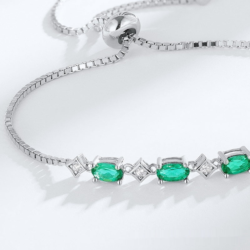 Elegantes eiförmiges Smaragdarmband aus S925er Silber