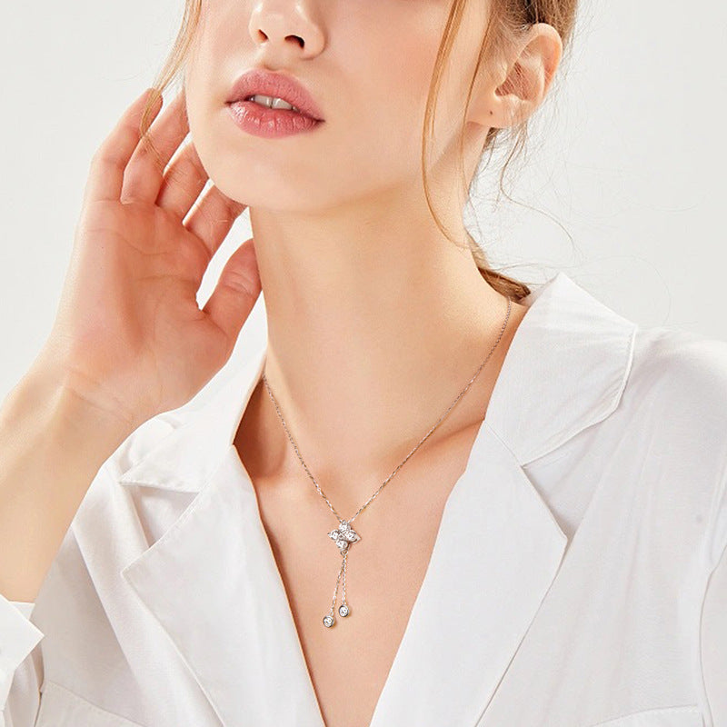 Women's Minority Simple Clover Tassel Pendant Necklace