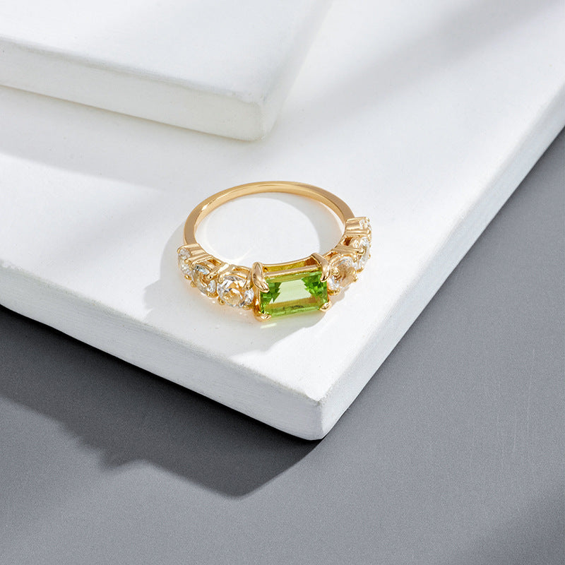 Anillo rectangular de aceituna verde con incrustaciones de oro de 18 quilates y baño de plata S925