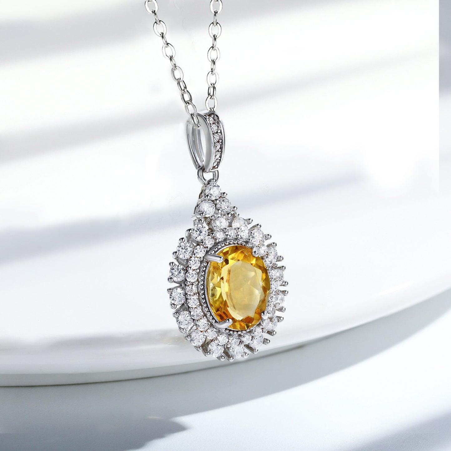 Natürliche Dan Shaped Topaz Halskette Feminin Vielseitig S925 Silber Komplettset Leichter Luxus Anhänger